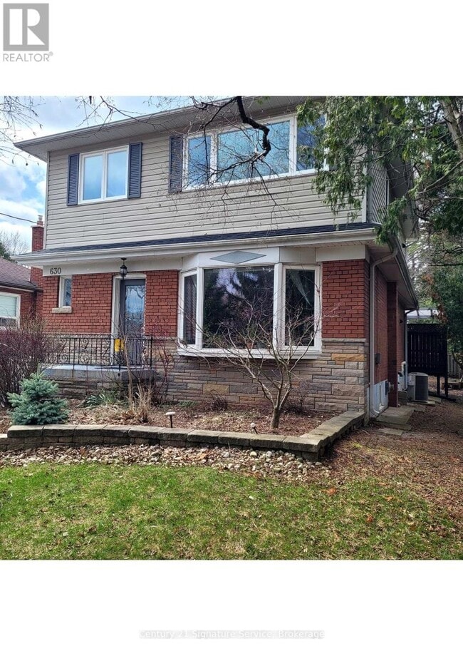 630 Drury Ln in Burlington, ON - Building Photo - Building Photo