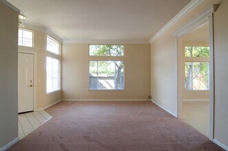 6701 Storia Way in Elk Grove, CA - Building Photo - Building Photo
