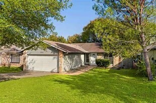 8311 Treehouse Ln in Austin, TX - Building Photo