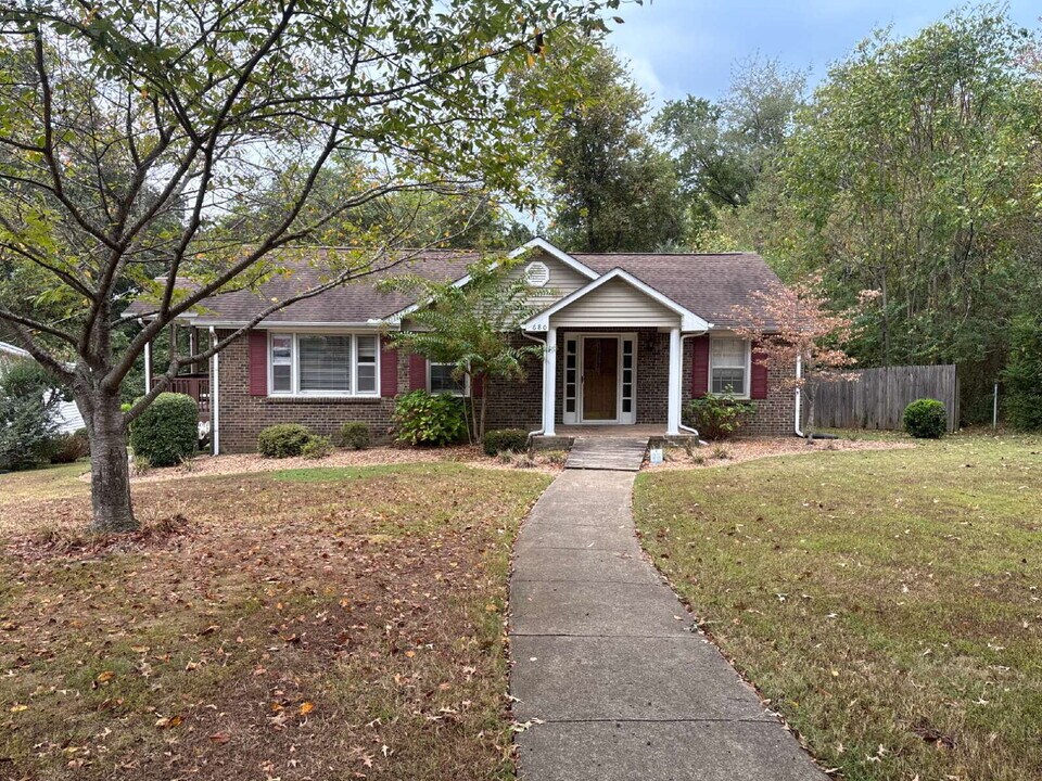 680 Arms Dr in Clarksville, TN - Building Photo