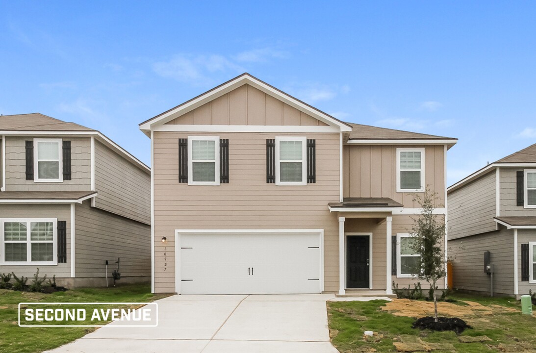 10927 Juliette Pass in Converse, TX - Building Photo