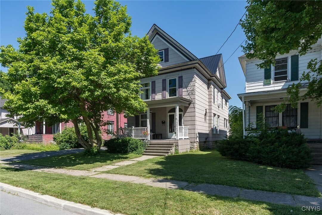 121 Haley St in Watertown, NY - Building Photo