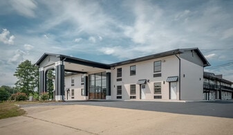 The Dels El Dorado in El Dorado, AR - Building Photo