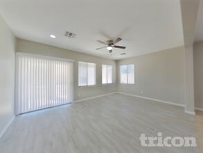 819 W Dana Dr in San Tan Valley, AZ - Foto de edificio - Building Photo