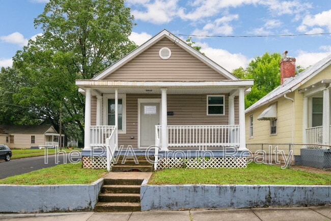 property at 218 E 34th St