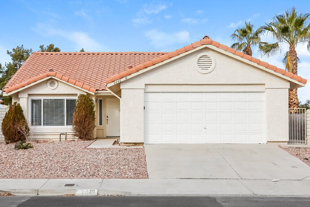 2446 Millcroft Dr in Henderson, NV - Building Photo