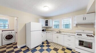 91 Bailey Rd, Unit 91 in Somerville, MA - Building Photo