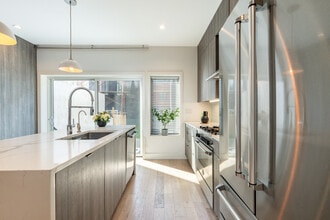 2058 E Susquehanna Ave in Philadelphia, PA - Building Photo - Building Photo