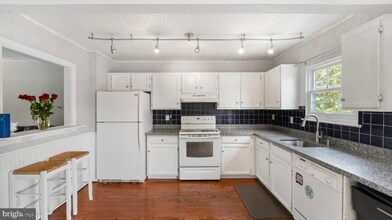 11 Powder View Ct in Perry Hall, MD - Building Photo - Building Photo
