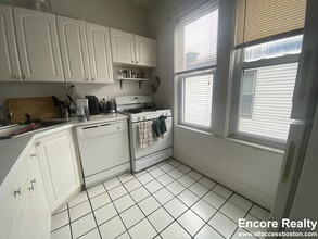 530 Cambridge St, Unit 3 in Boston, MA - Building Photo - Building Photo