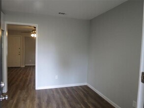 2035 San Francisco Dr in Dallas, TX - Building Photo - Building Photo