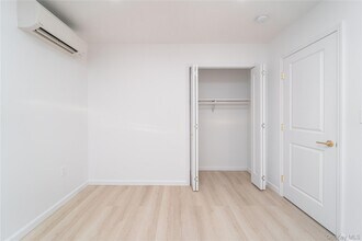 21-34 33rd St in Queens, NY - Building Photo - Building Photo