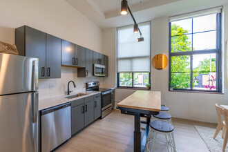 Ivy Lofts in Berkley, MI - Foto de edificio - Interior Photo