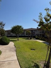 Arroyo Casa in Orange, CA - Foto de edificio - Building Photo