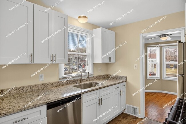 21090 La Salle Blvd in Warren, MI - Building Photo - Building Photo