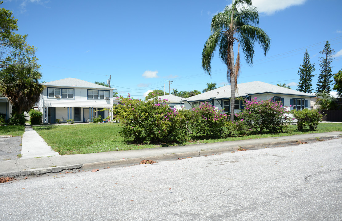 501 10th Ave N in Lake Worth, FL - Building Photo