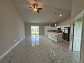 4104 8th St SW in Lehigh Acres, FL - Building Photo - Building Photo