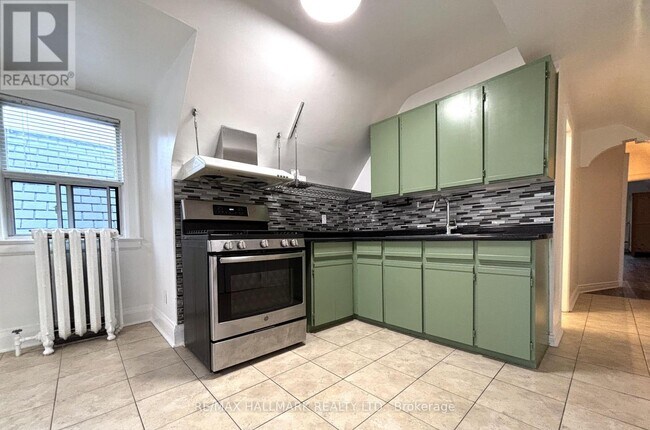 55 Brunswick Ave in Toronto, ON - Building Photo - Building Photo