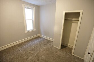 1523 Broadway Ave NW in Grand Rapids, MI - Building Photo - Building Photo