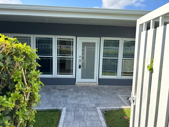 1951 NE 185th Terrace in North Miami Beach, FL - Building Photo - Building Photo