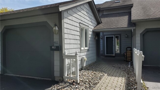 property at 461 Summerhaven Dr N