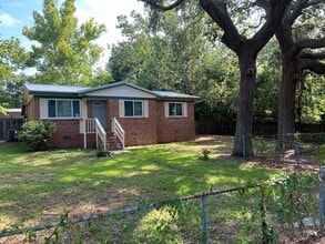 197 Willow Ave in Freeport, FL - Building Photo - Building Photo