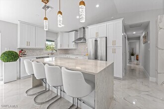 1440 8th St NE in Naples, FL - Foto de edificio - Building Photo