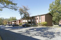 Colony West - Colony West Apartments in Coropolis, Pennsylvania