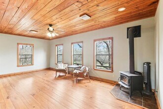 110 Mc Dowell Rd in Del Valle, TX - Building Photo - Building Photo