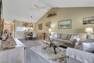 3062 Sandpiper Bay Cir in Naples, FL - Building Photo