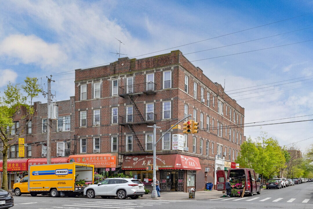 2105 E 14th St in Brooklyn, NY - Building Photo