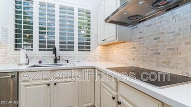 1883 E Dava Dr in Tempe, AZ - Building Photo - Building Photo