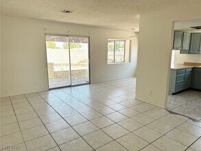 533 Zuber Ave in Henderson, NV - Building Photo - Building Photo