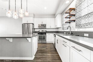 6331 Pacific Wy in Westminster, CA - Building Photo