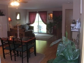 1037 Ridge St in Wapakoneta, OH - Building Photo - Building Photo