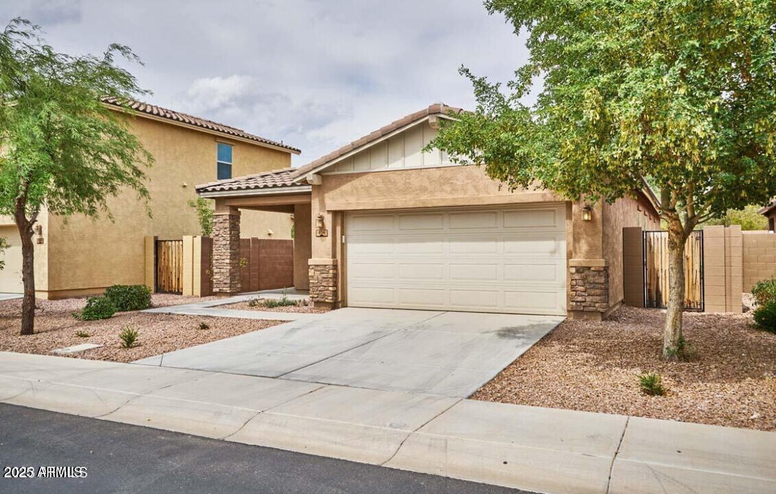 836 E Harrison St in Chandler, AZ - Building Photo