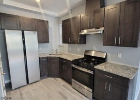 201 Marshall St in Elizabeth, NJ - Building Photo