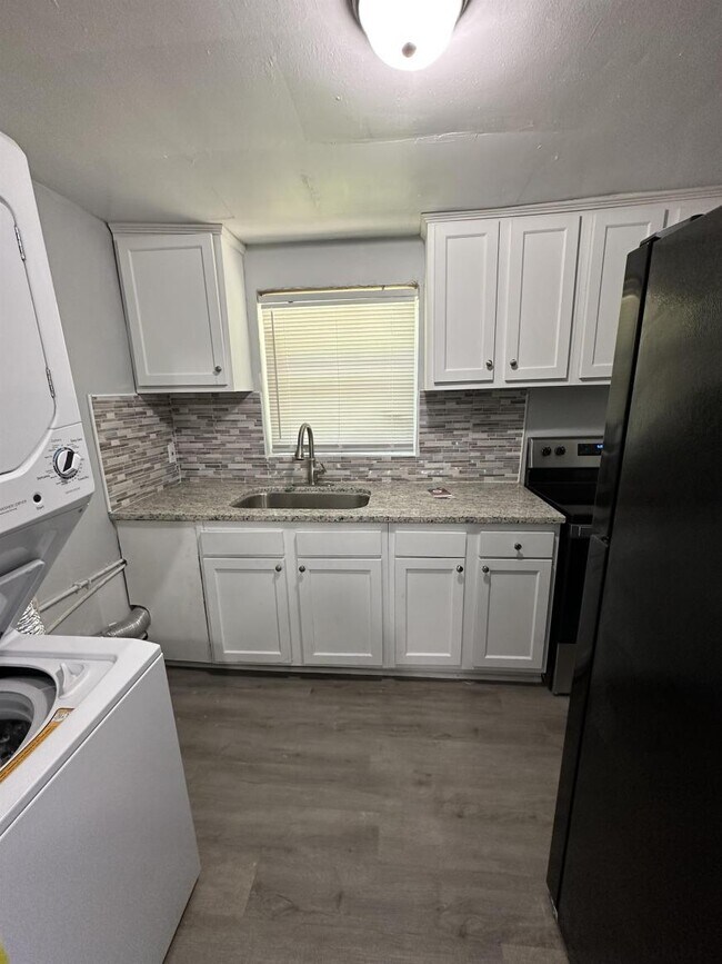 9050 7th Ave in Jacksonville, FL - Building Photo - Building Photo