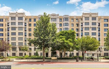1701 16th St NW, Unit 410 in Washington, DC - Foto de edificio - Building Photo