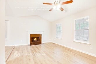 176 Hale Haven Dr in Douglasville, GA - Foto de edificio - Building Photo