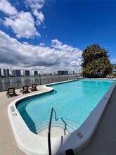 17600 N Bay Rd, Unit N304 in Sunny Isles Beach, FL - Building Photo - Building Photo