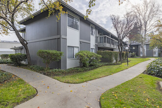 Adrienne Village in Union City, CA - Foto de edificio - Building Photo