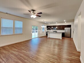 104 Fairway Dr in Cumming, GA - Foto de edificio - Building Photo