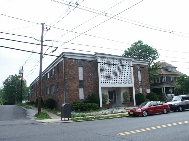 525-527 Morris Ave in Elizabeth, NJ - Building Photo - Building Photo