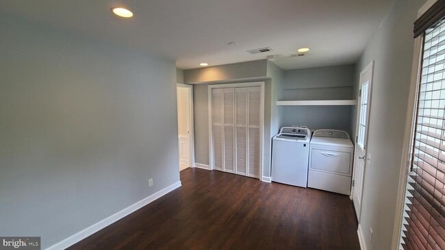 42711 Wilmar Square in Brambleton, VA - Building Photo - Building Photo