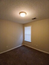 6812 Showboat Ln in Cordova, TN - Foto de edificio - Building Photo