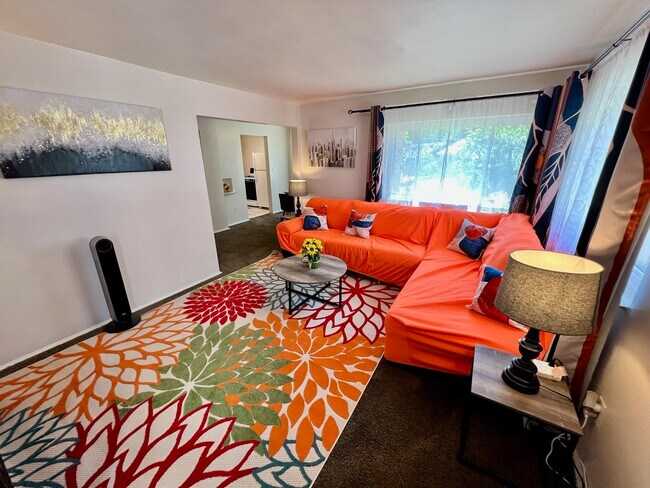 758 Wilbud Dr, Unit Apartment 2 in Cincinnati, OH - Building Photo - Building Photo