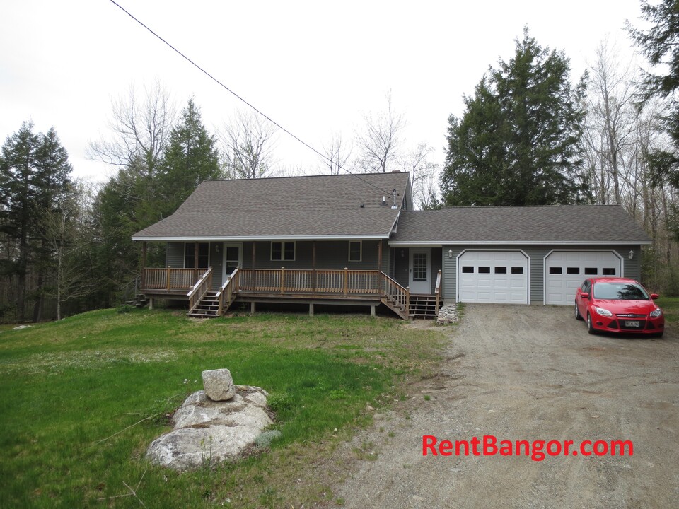 58 Beech Hill Pond Rd in Holden, ME - Building Photo