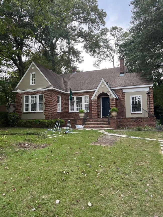 property at 1721 St Elmo Dr