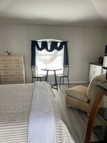 1061 Jaybee Ave, Unit Efficiency Apartment in Davenport, FL - Building Photo